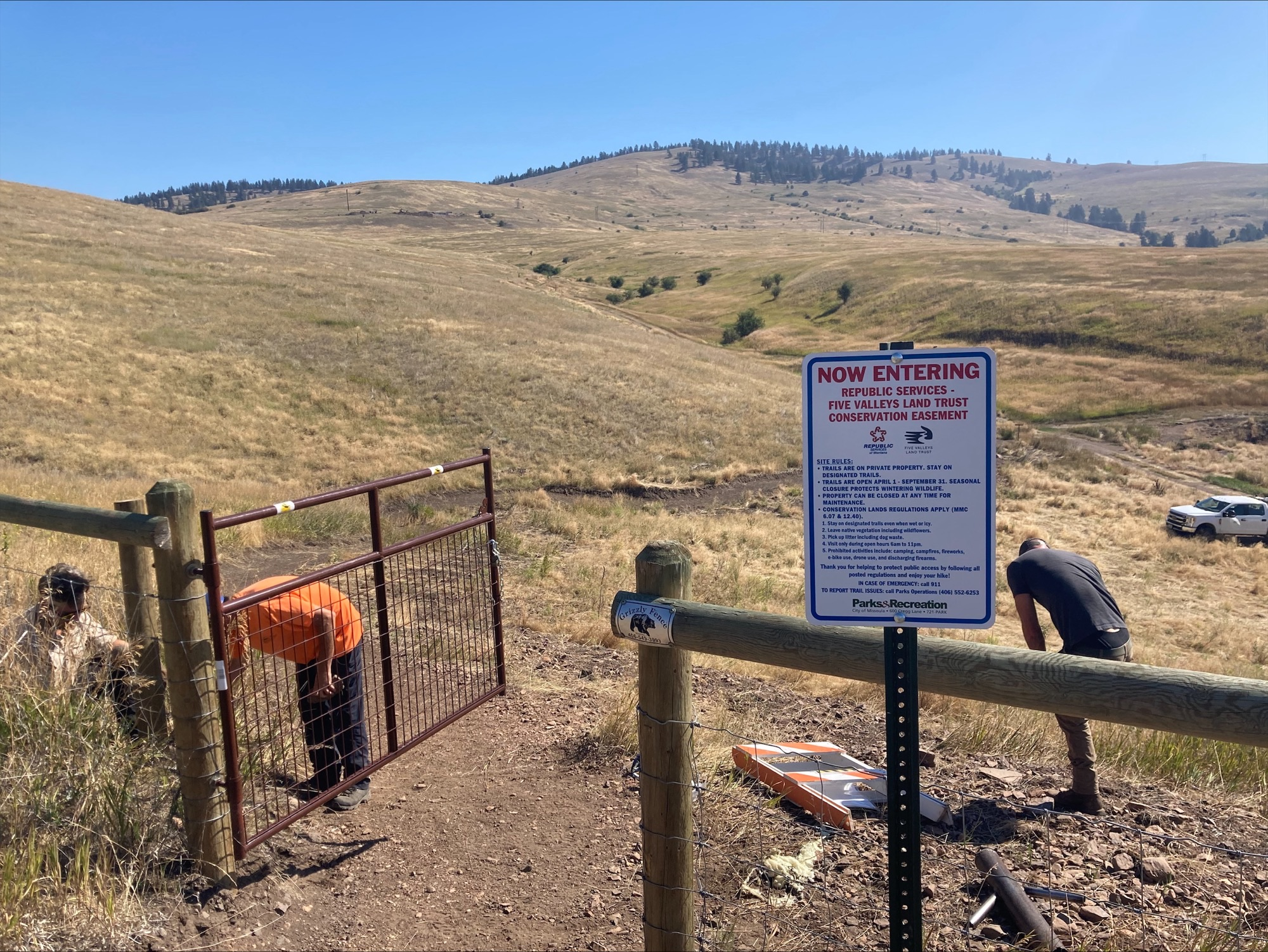 Bluebird_Republic Svc Cons Easement Entrance